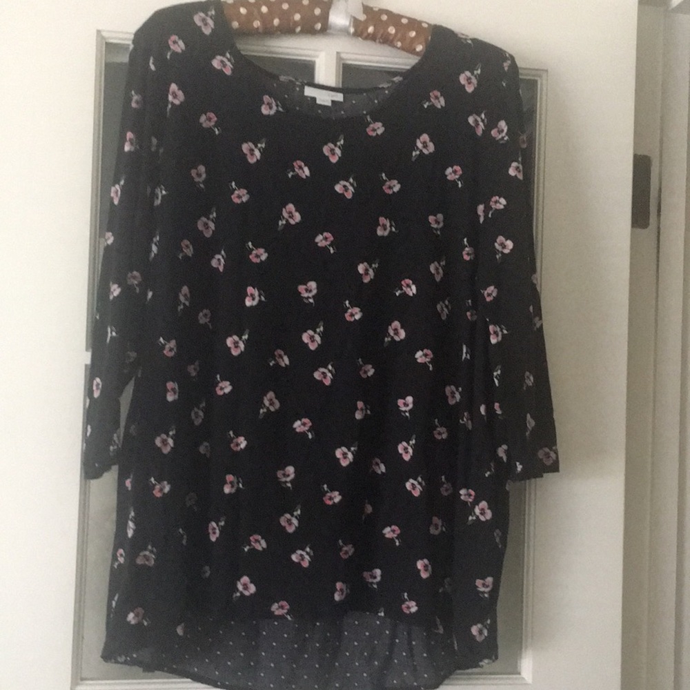 Black floral top with pleated back.